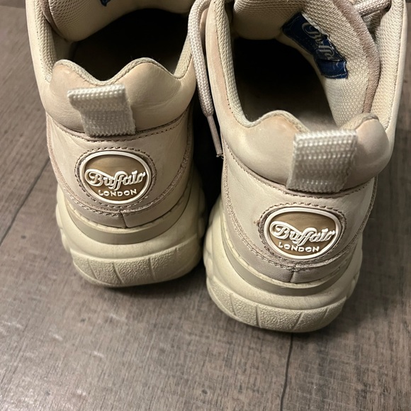 Buffalo London size 7 - Picture 2 of 15